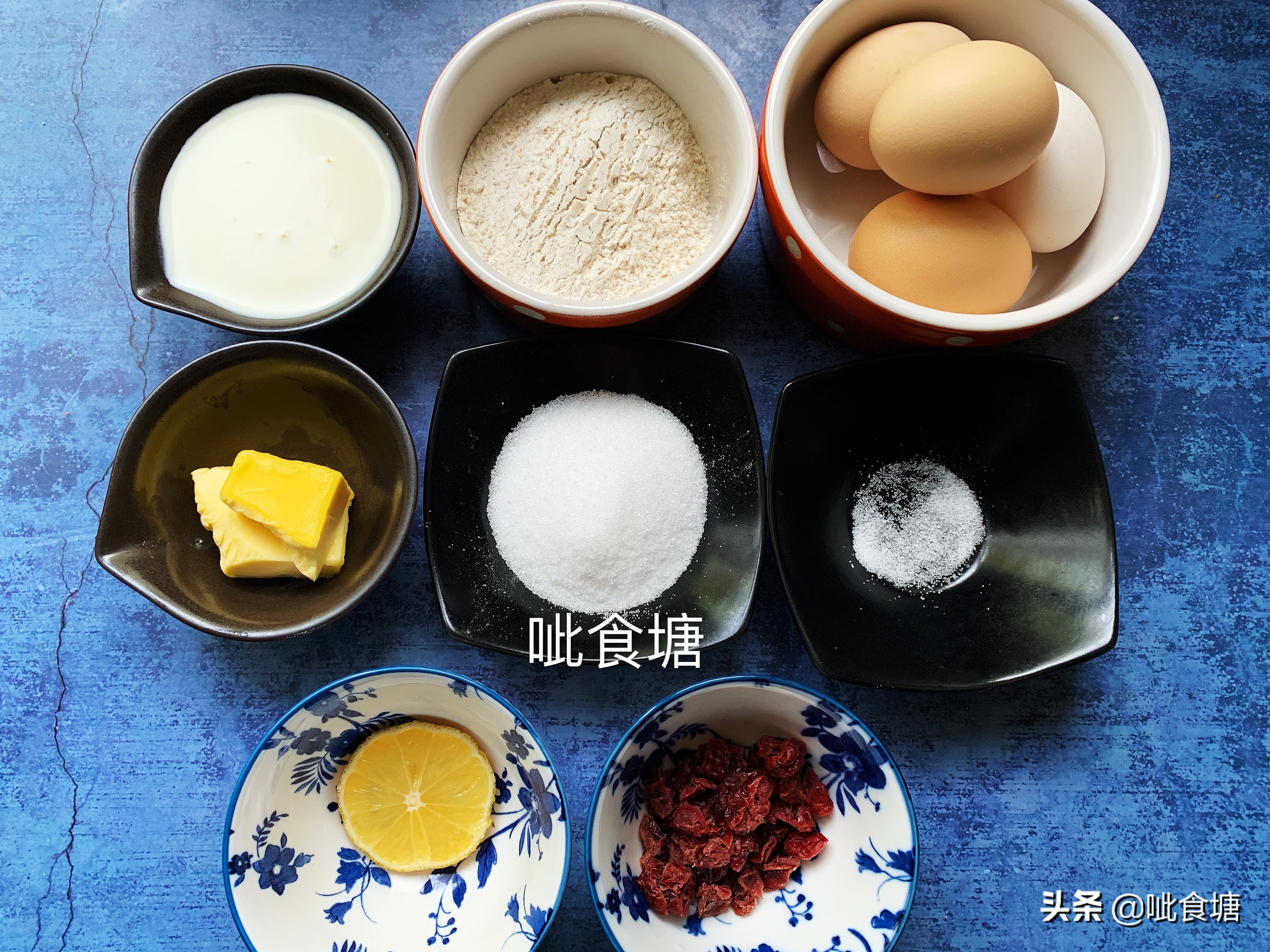 电饭煲做蛋糕，不回缩不开裂，做法简单又松软，实用技巧全在这里