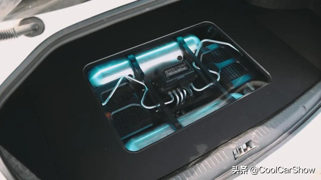 小哥爆改翼神，路人100%向你敬礼