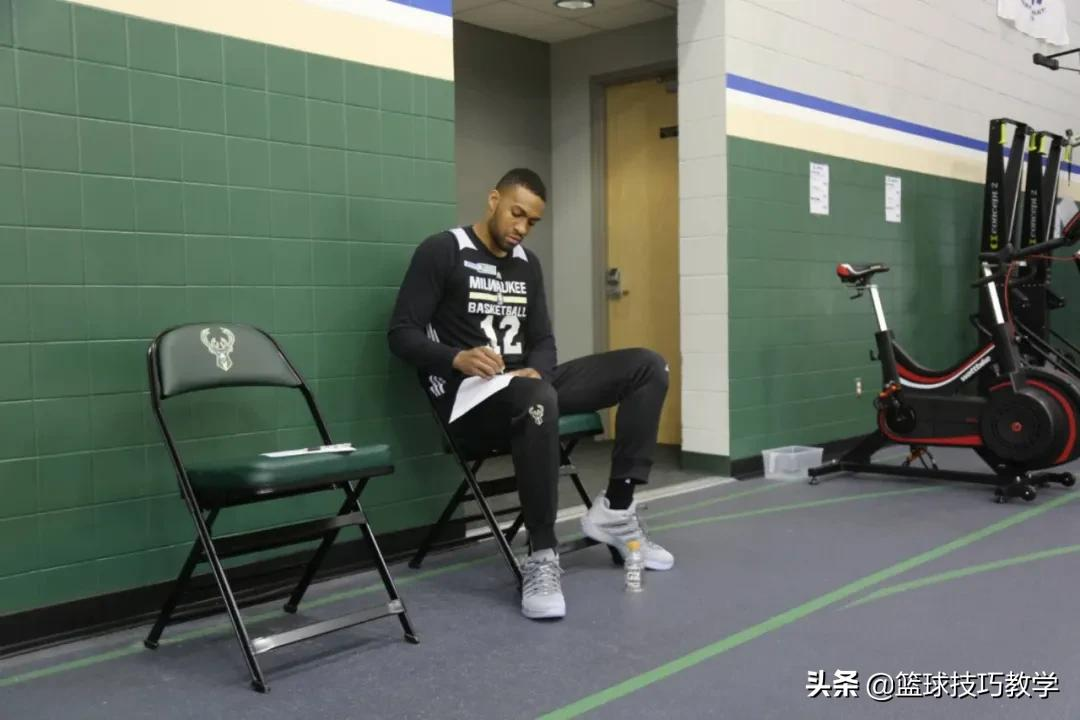 nba有哪些球员韧带断了(唏嘘！左腿 右腿都韧带断裂了！曾经的天才榜眼彻底打不上球了)