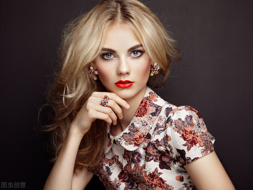 别人夸你漂亮时，用这四种方式回答，你就是高情商之人