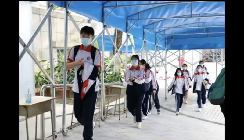 疫情下的广州高考：战疫妈妈遗憾错过孩子高考，备考节奏虽被打乱，多数考生情绪比预料中淡定