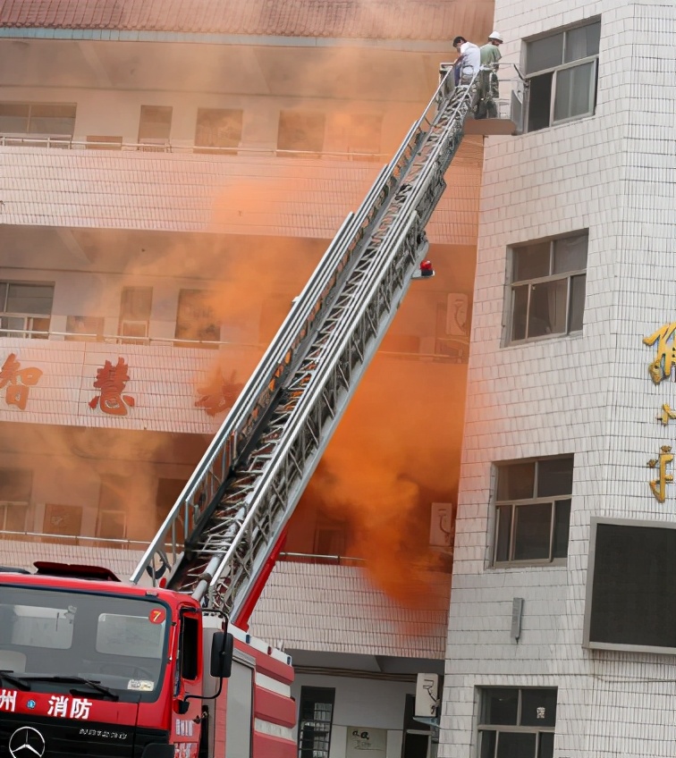 电动车主请注意！此类新规将于8月1日施行，违者最高罚款1万元