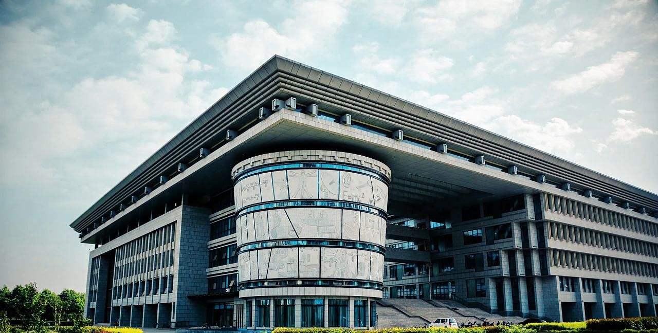 《隐藏的歌手》——“双非”大学中隐藏的医学院（续）