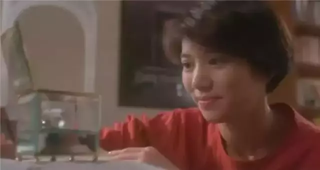 1994年的袁咏仪有多厉害？一年13部电影，比张一打还多一部