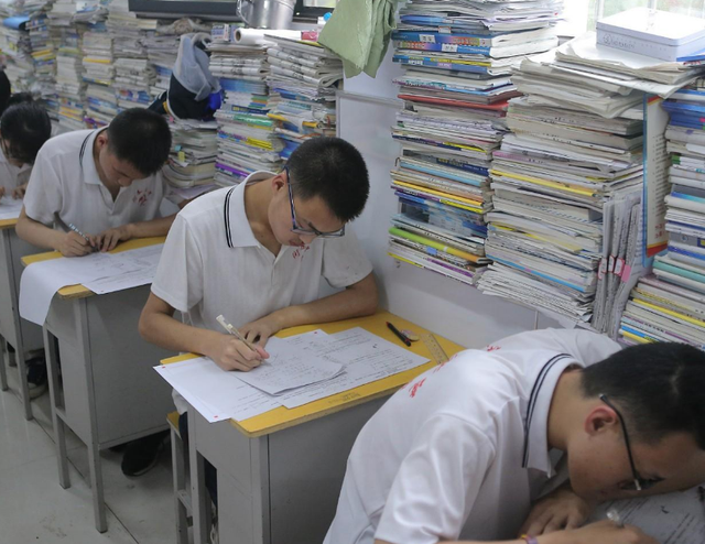 高考增加“身份限制”？5种学生不能参加高考，此外还有好消息