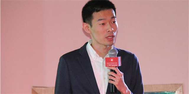 托福满分，耶鲁毕业生，年薪可达6位数，而他却选择在农村做村官