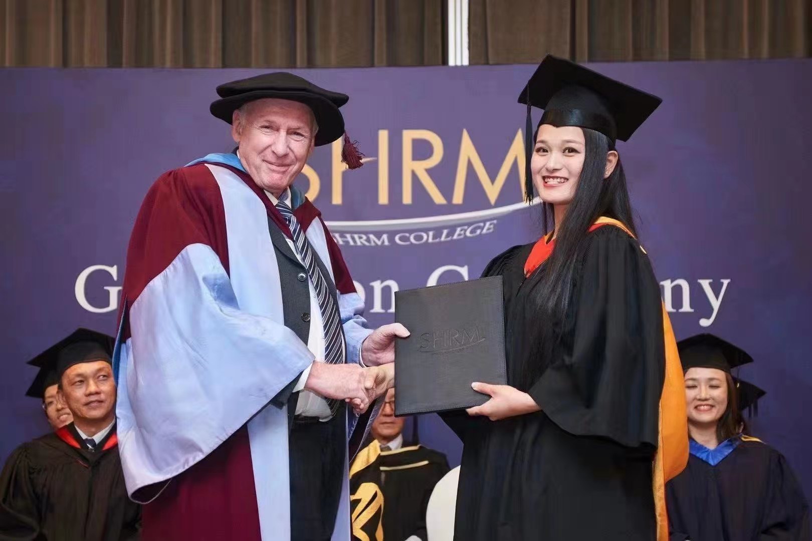 上海招人引争议：两地高校、一种硕士不受待见