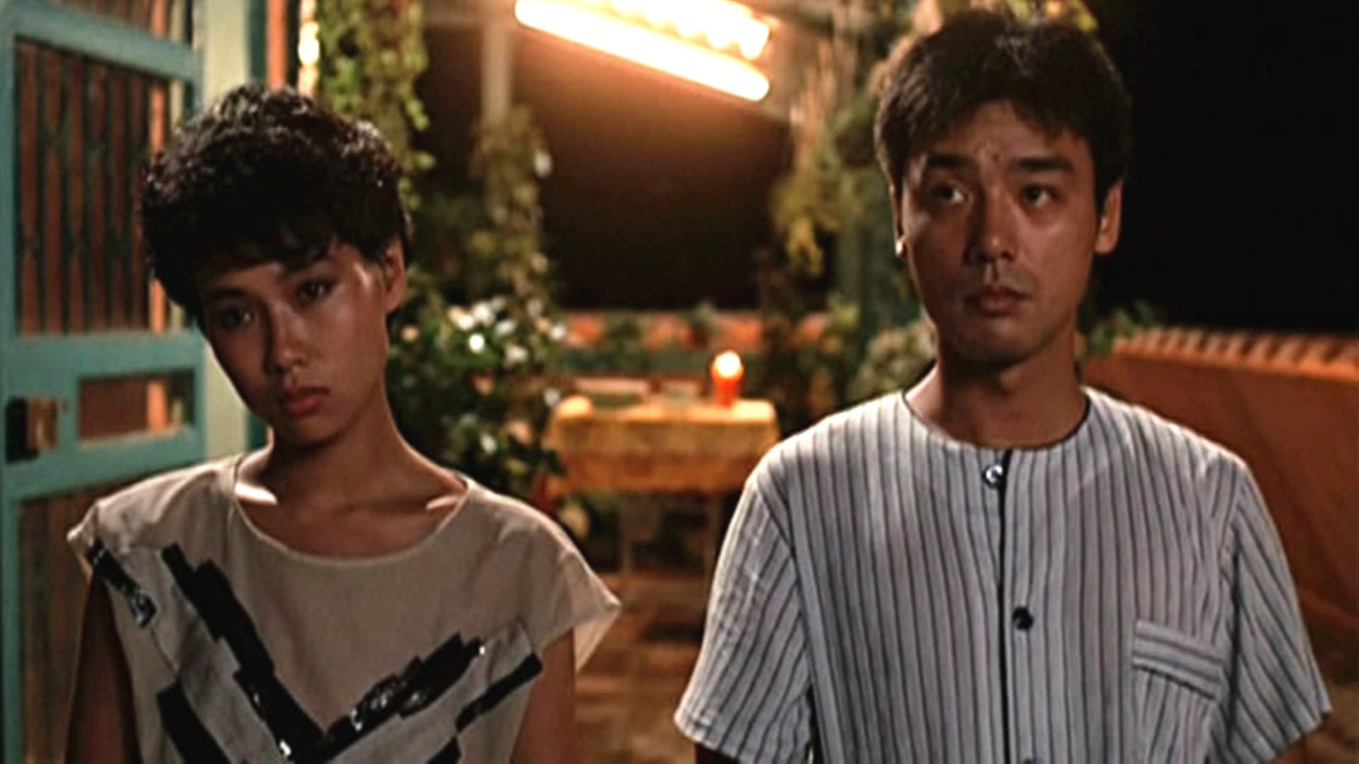 一年后,也就是1983年,叶童出演小成本喜剧电影《表错七日情》 ,扮演"