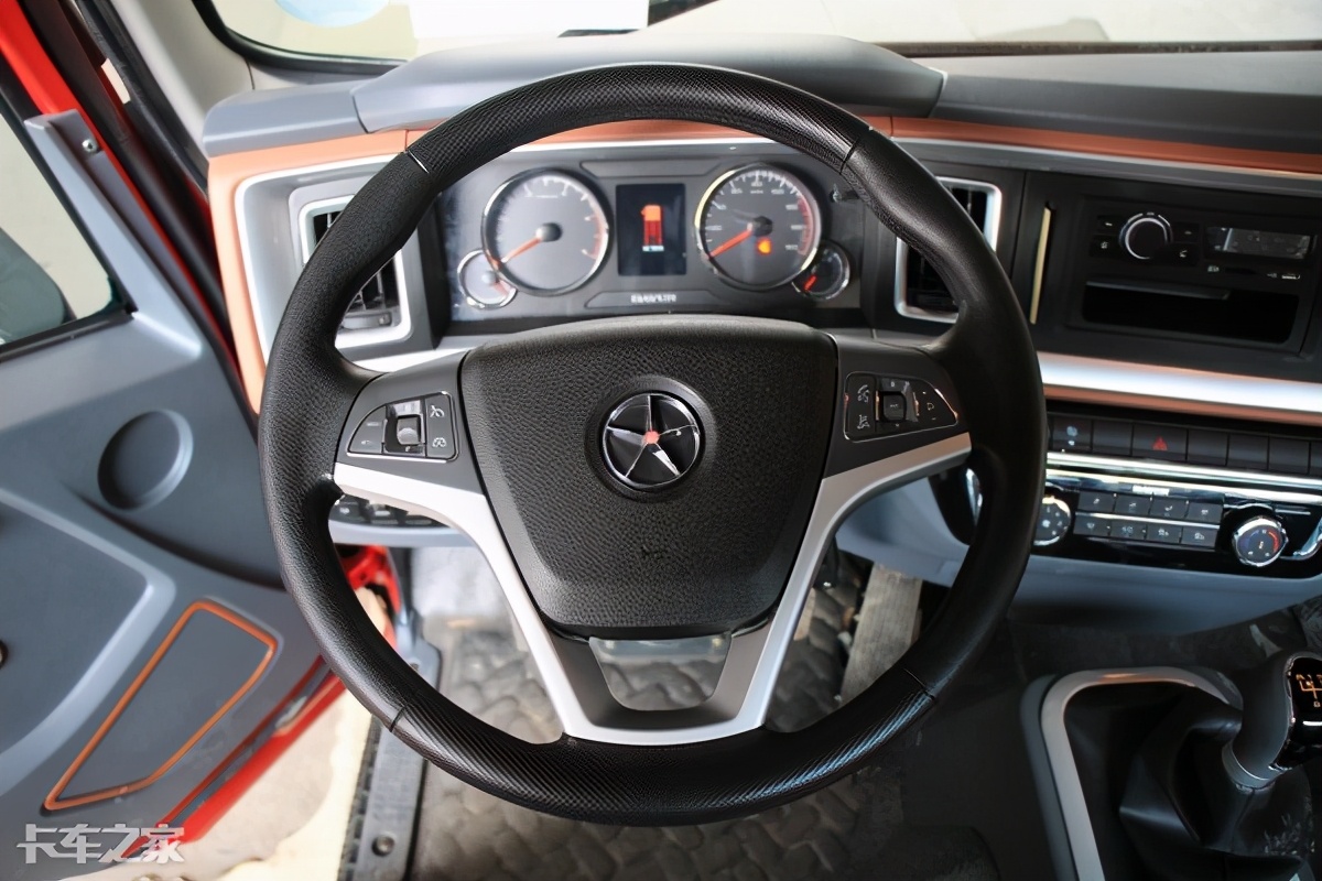 搭载云内发动机,带流媒体后视镜,大运祥龙轻卡底盘10.58万