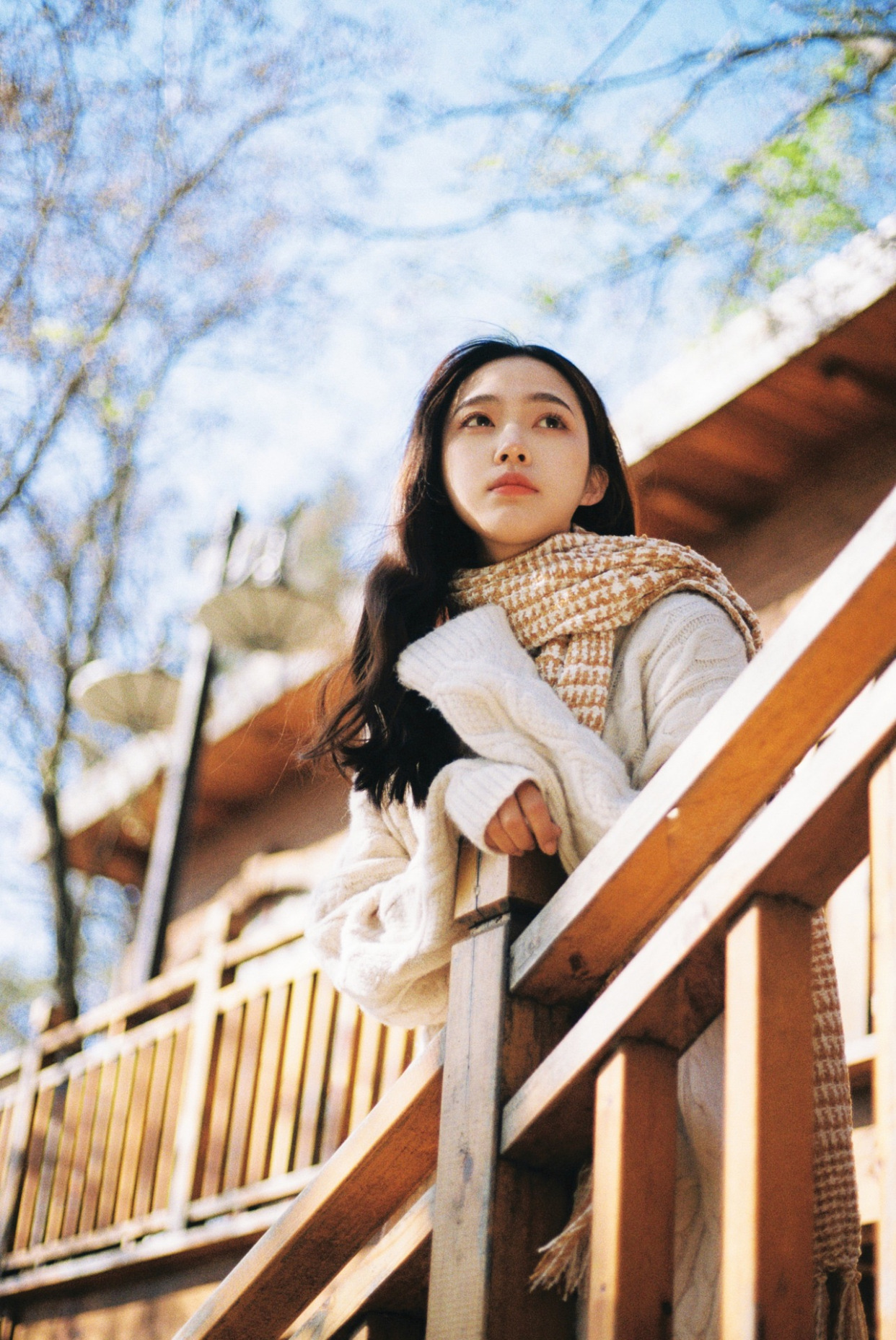 女生日常写真人像摄影,推荐7个姿势和技巧,拍出简约自然美