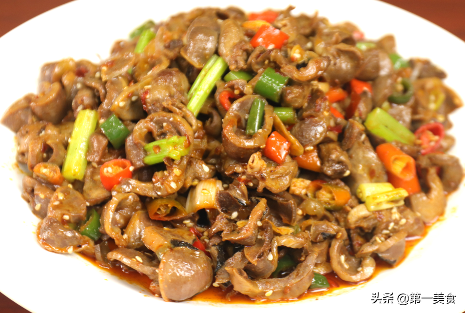 鸡杂怎么炒又嫩又好吃（爆炒鸡杂不要焯水教你饭店做法）