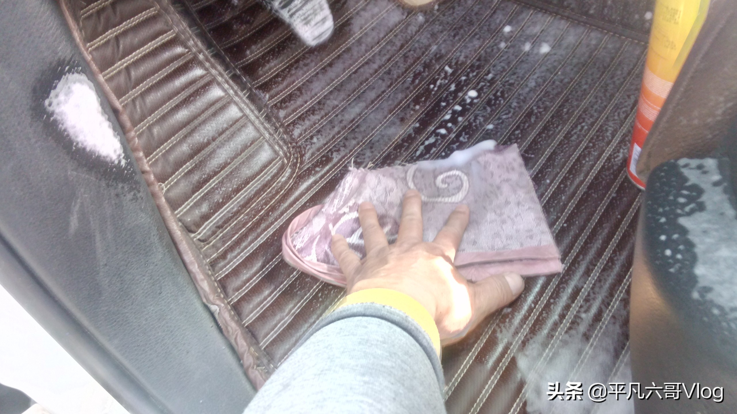 自己的爱车如何清洗才省钱？看看我的操作，你就明白了