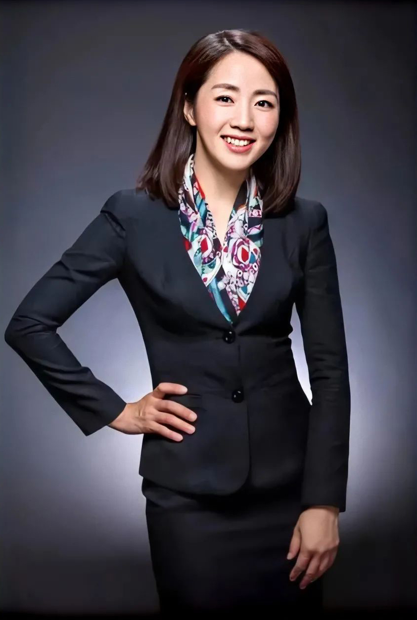 "气象小姐"杨丹:和丈夫丁克15年愁坏婆婆,40岁得子全家乐开怀