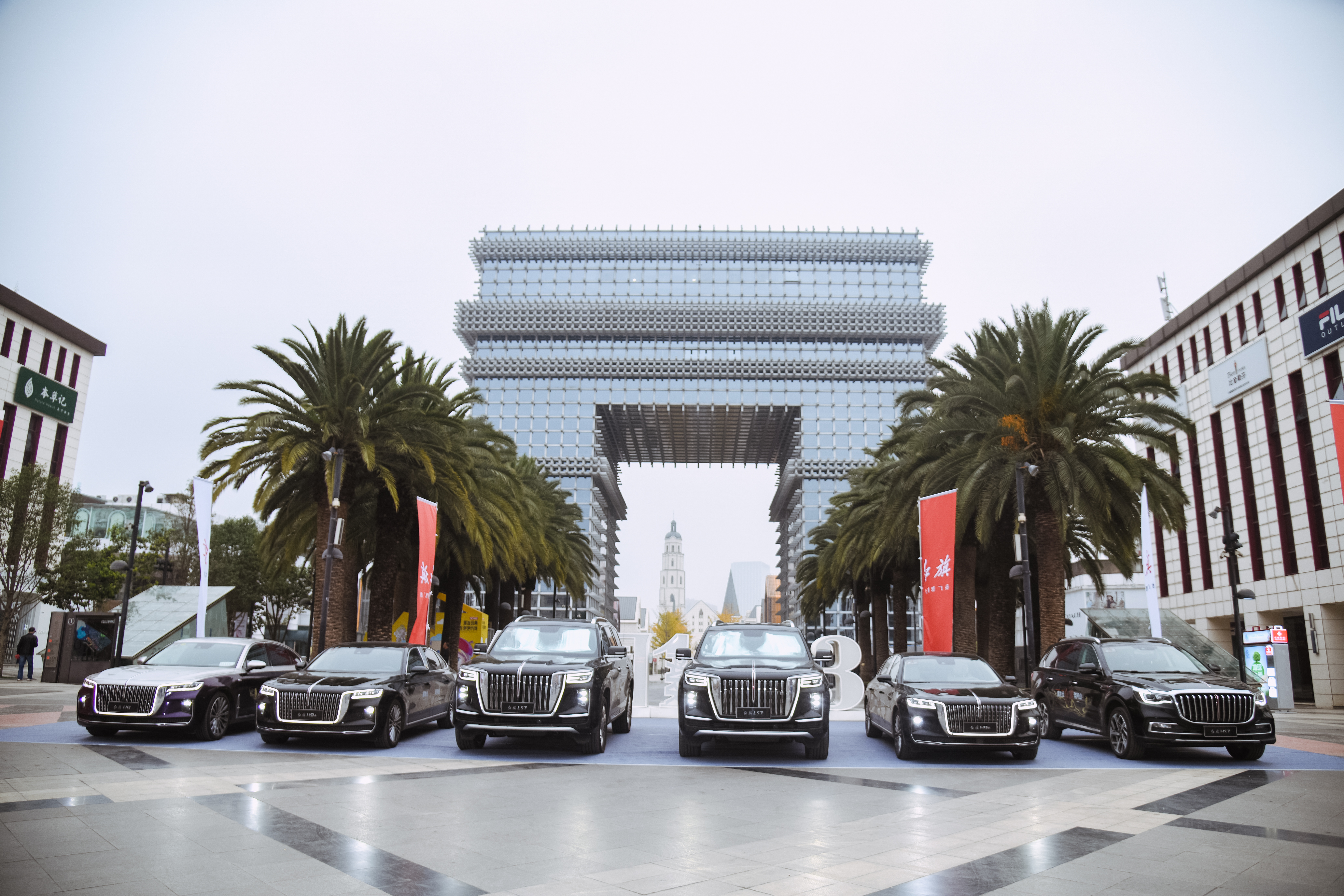 国产SUV真正的“天花板”红旗LS7超大级SUV到昆