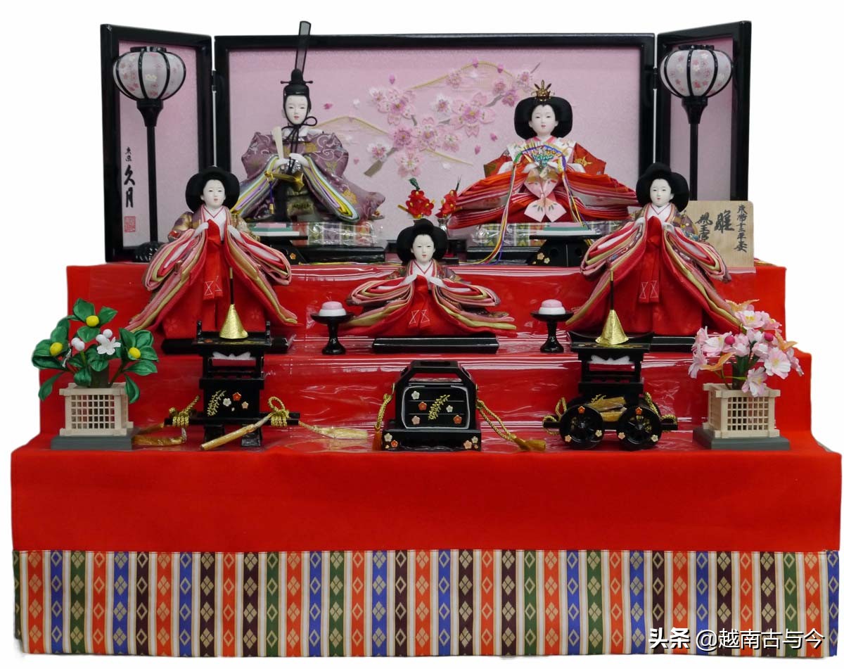 女儿节日本(实拍每年三月三日日本春花浪漫的女儿节,家家户户摆古代