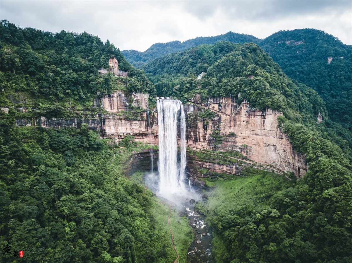 这是重庆江津四面山核心景点，也是我国落差最大的瀑布，气势磅礴