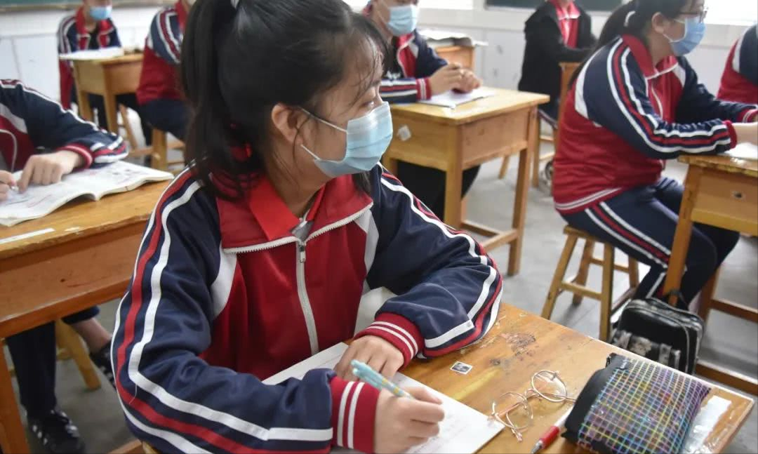 民办初中和公办初中哪个更好？入学三年后，现实情况展现差距