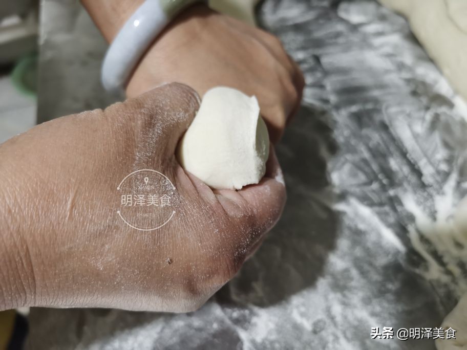 详解“老面”的制作方法，以及用老面蒸馒头的兑碱比例与具体做法