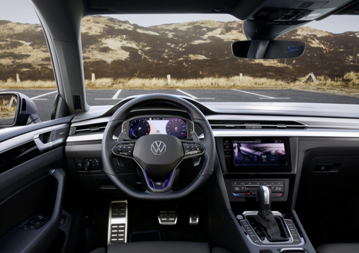 大众CC运动版曝光！2.0T高功率引擎加速6.8秒，预售价比3系接地气