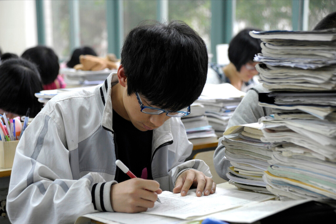 高考成绩档次划分，不同分数段能上什么样档次的大学？学生可自测