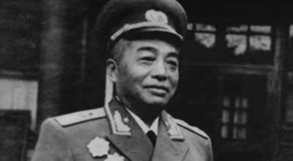 从穷苦孩子到开国元帅，毛泽东主席为彭德怀作诗：唯我彭大将军