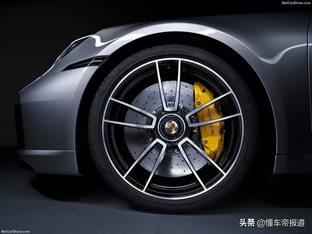 疯狂的“青蛙”！保时捷911 Turbo S新车解析 