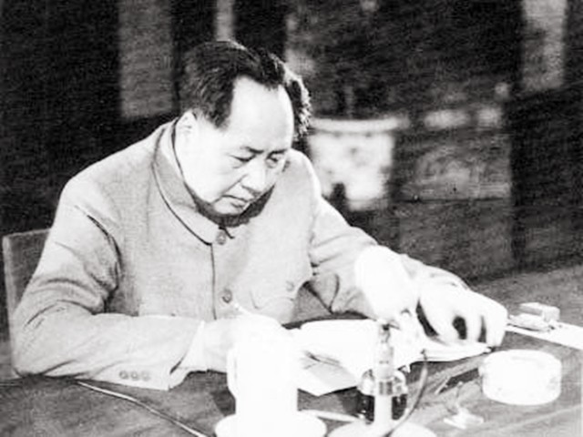 毛主席问王洪文和邓小平：我死后中国会是什么样子？二人如何回答