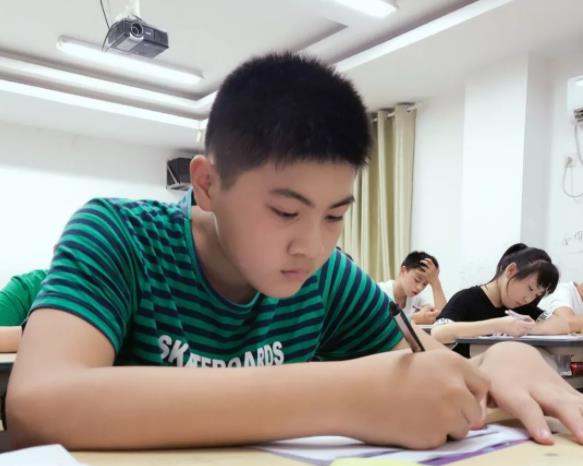 教育部传来通知，学生的高考成绩，将不能再作为老师的奖励标准