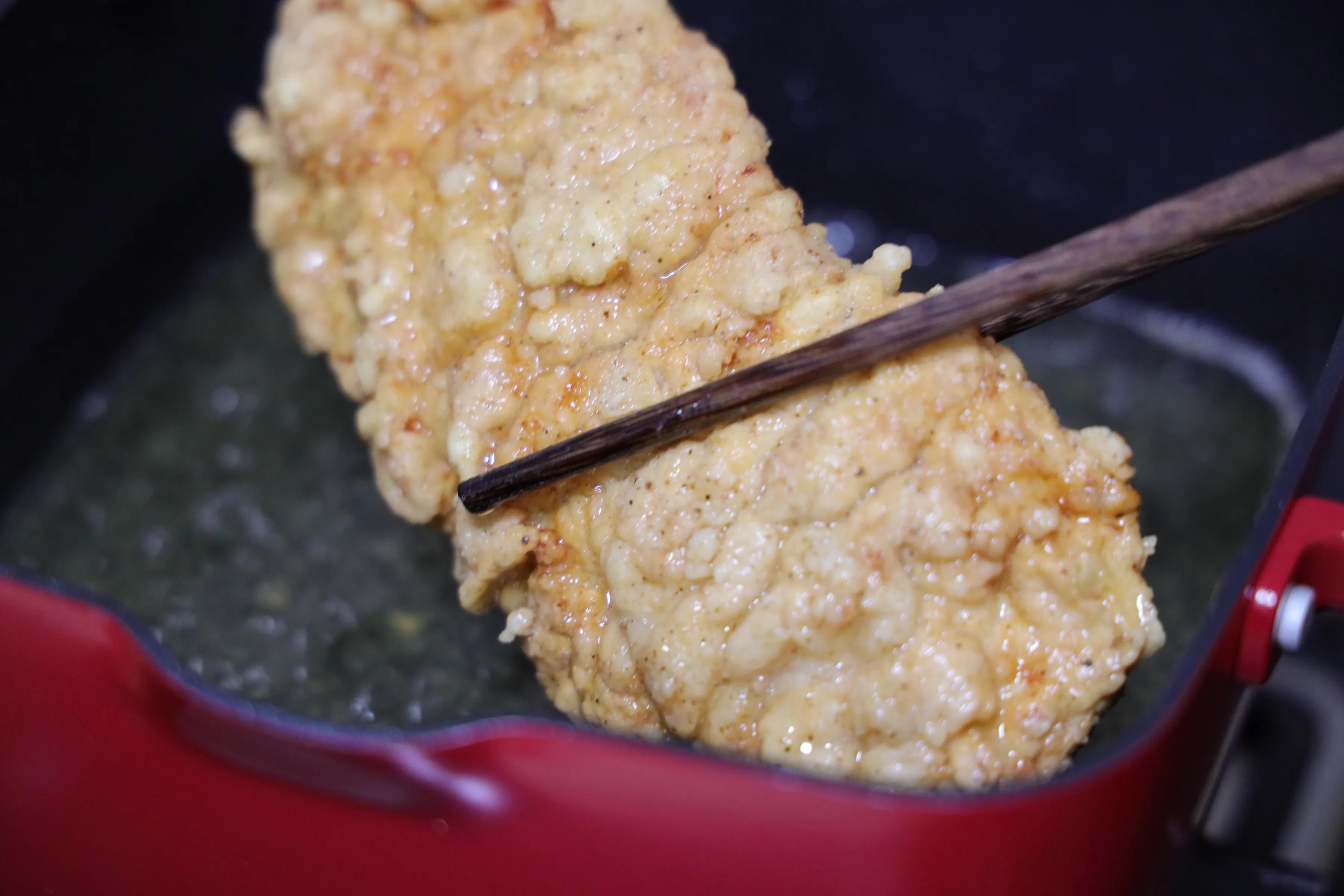 几元的鸡胸肉，简单做下，上桌成了抢手菜，外皮酥脆里面软嫩好吃