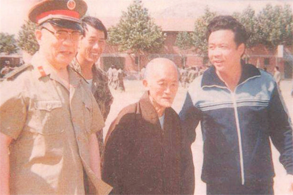 海灯法师87岁圆寂，少林寺无人追悼，一个骗了国人的少林寺高手？