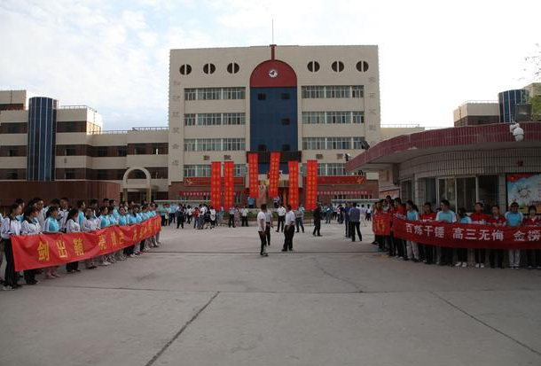 校外培训机构开设“全日制学堂”，一年学费高达5万元，让人惊讶