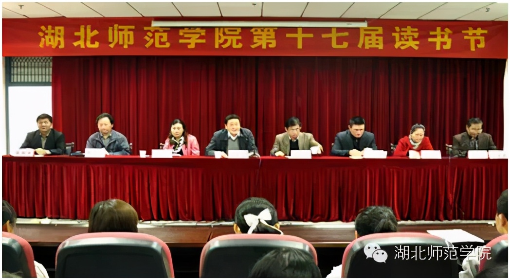 湖北“超网红”大学：依山傍水，空调宿舍，每人还配家具一套