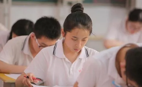 高考完梦见自己在高考（毕业5年后）