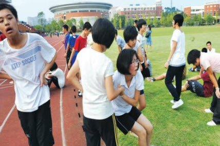 大学考试也很“难”，尤其是体测考试，让学生都直言：怕了怕了