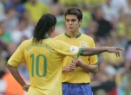 小罗为什么没上14年世界杯(为什么2014年世界杯巴西不用卡卡与小罗？)