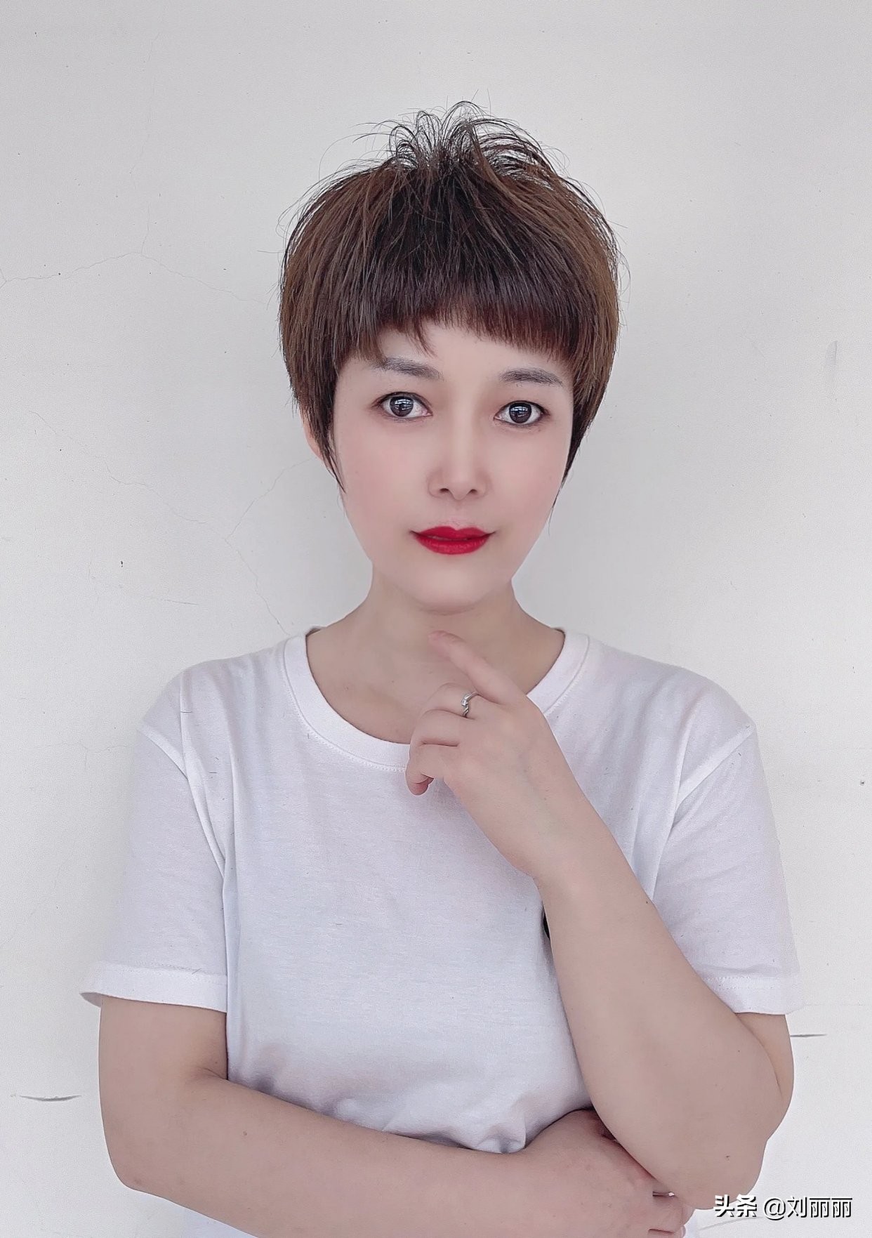 不规则刘海短发