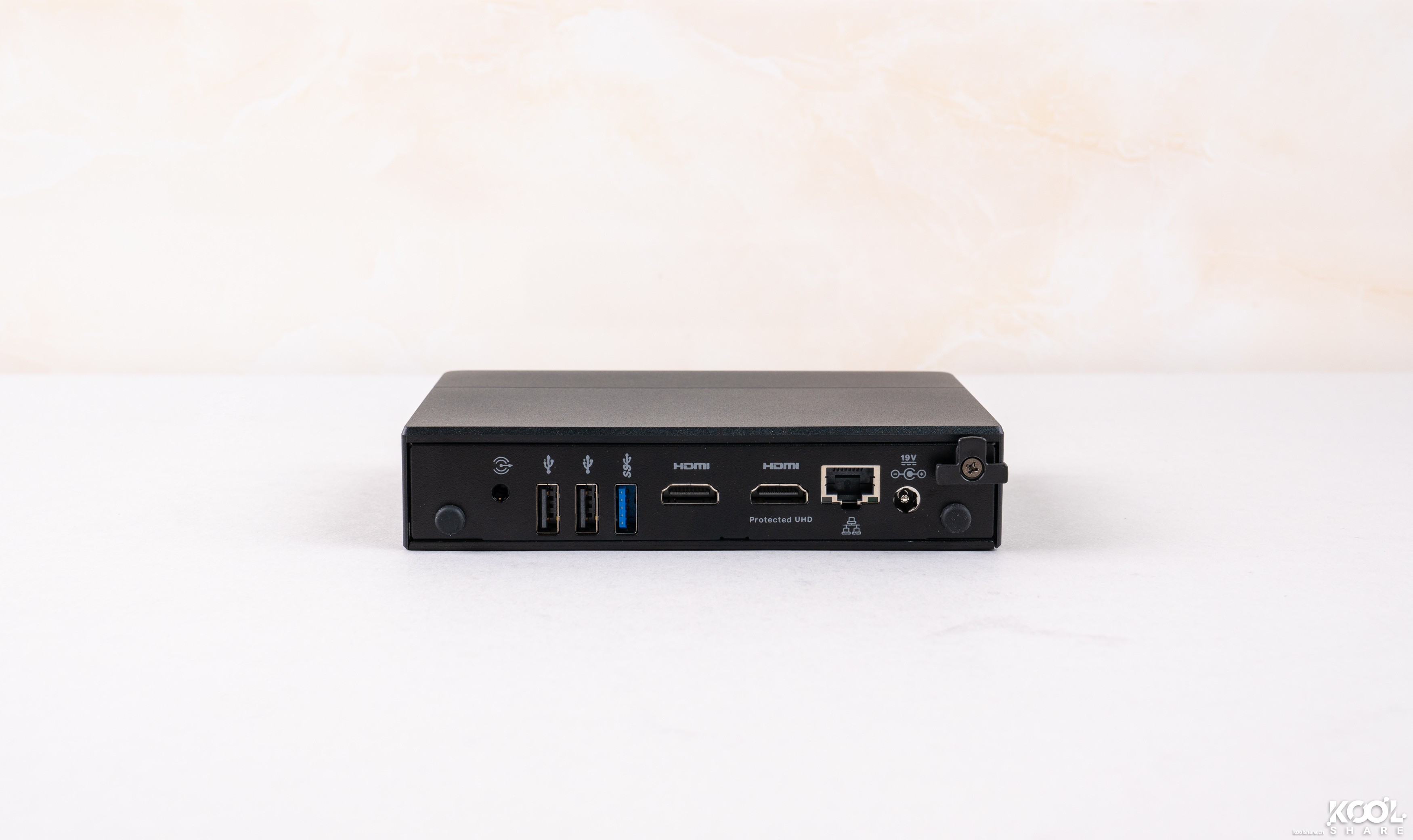 Intel NUC8CHK Chaco Canyon 开箱拆解评测