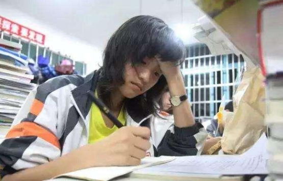 ​学生文言文请假条走红，请假理由五花八门，老师看后哭笑不得