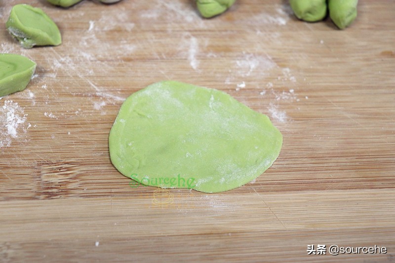 怎么做菠菜汁和面（教你做劲道香滑的菠菜饺子）