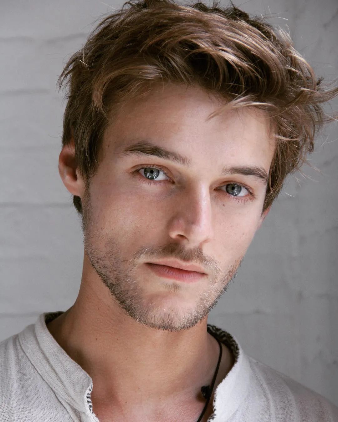 robbie wadge(英国男模时隔六年回归，30岁帅气依旧，外形条件无可挑剔)