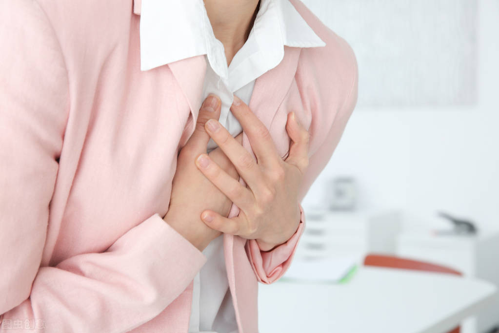 胸痛有硬块是怎么回事（乳房胀痛是乳腺癌的警示信号吗）