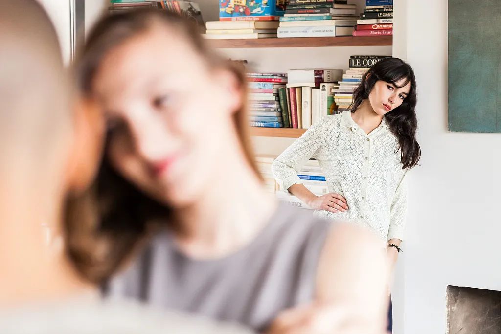 嫉妒：那些我们不愿承认却真实存在的心灵暗影