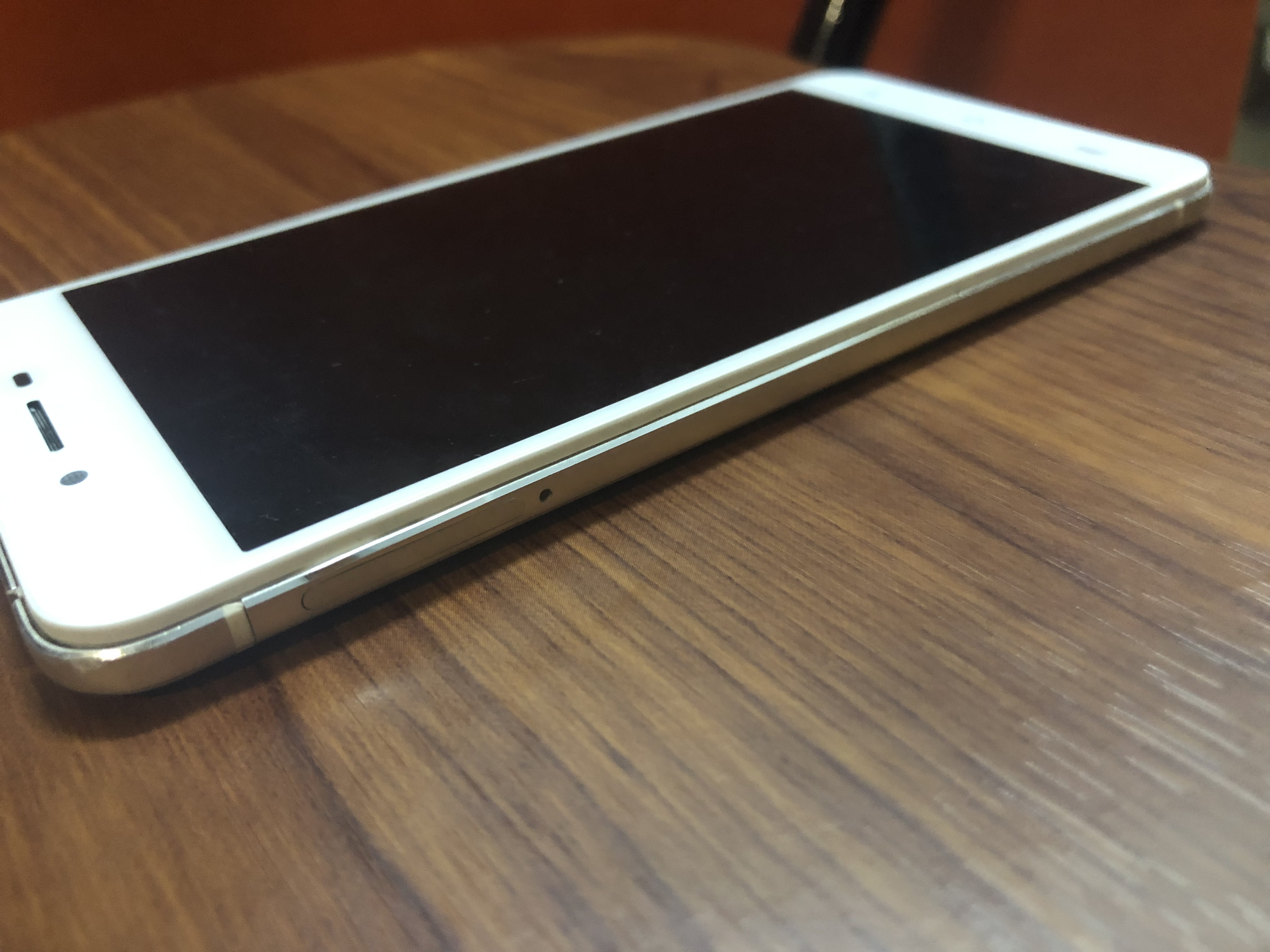 怎么区分oppo与vivo手机的屏幕是不是原装的