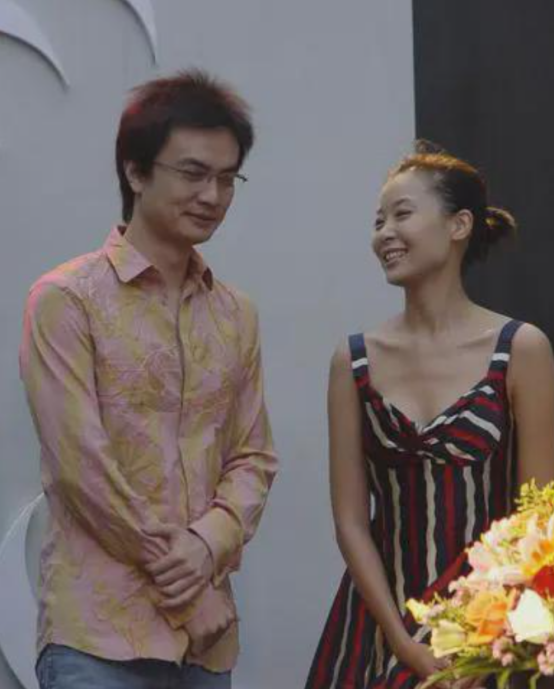 柯蓝个人资料简介(柯蓝：48岁不结婚不生子，从主持人到实力演员，她经历了啥？)