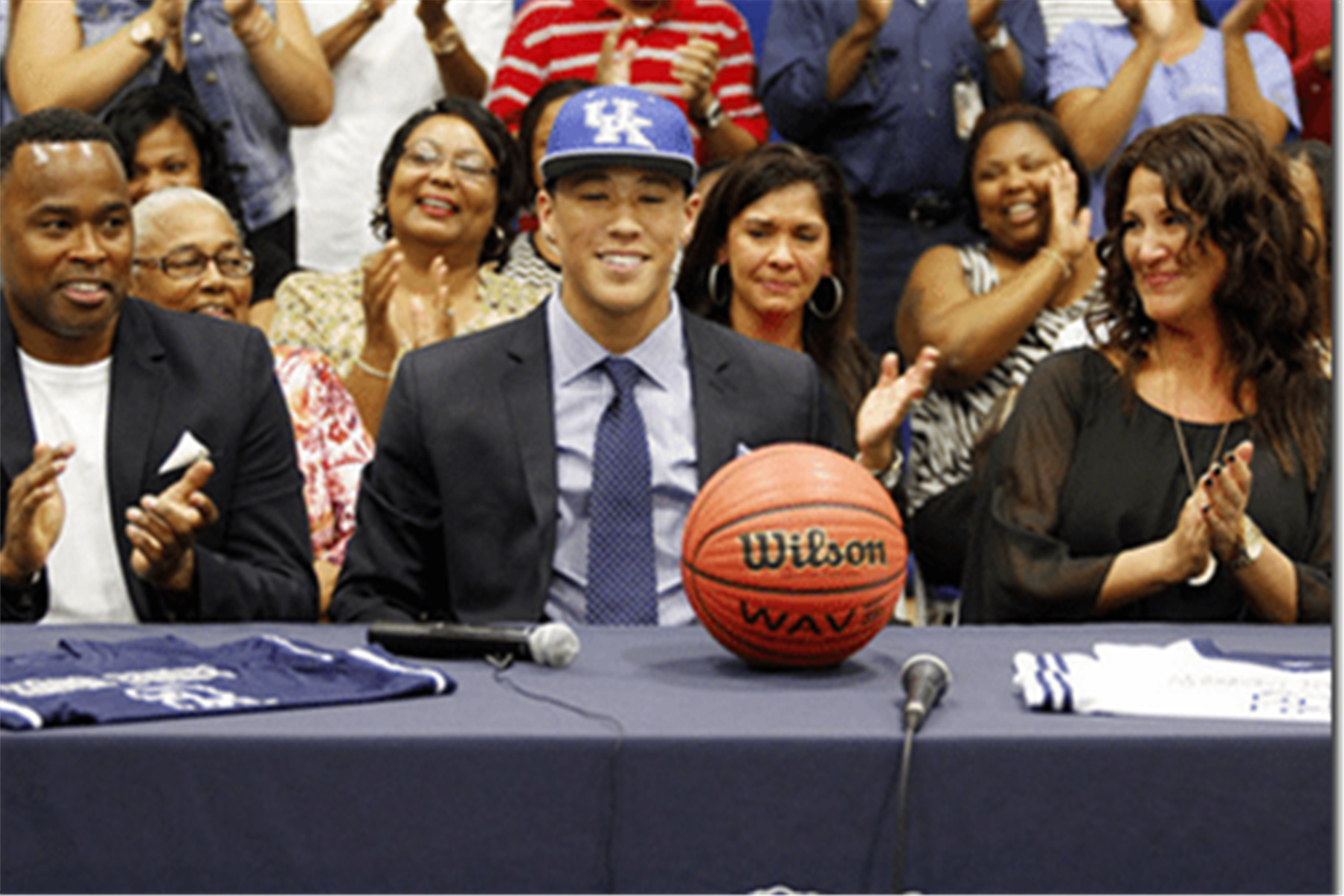 nba有哪些人是墨西哥的(德文-布克：绝对不会忘记我的墨西哥血统 两年前在这里我找到手感)