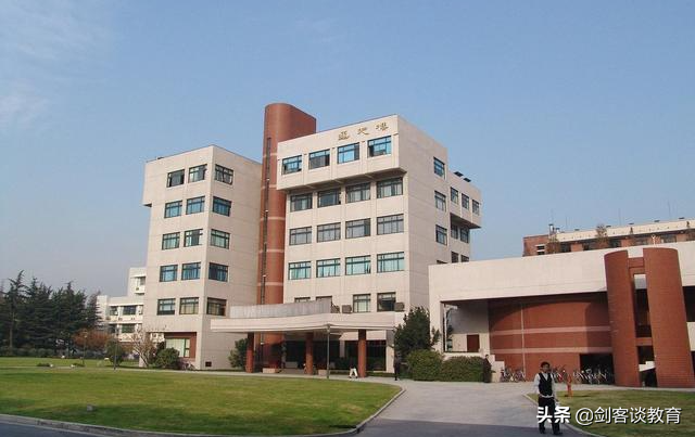 高考放榜，各校纷纷发布喜报，有含金量的喜报会写什么内容？