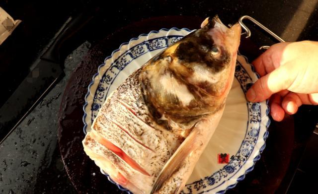 安仁鱼头(驱车百里为吃一个鱼头,龙泉安仁鱼头配方公开,在家也能做