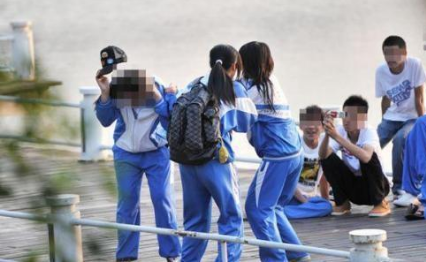 学校领导威胁老师，甚至有侮辱老师的行为，这都算是“校园欺凌”