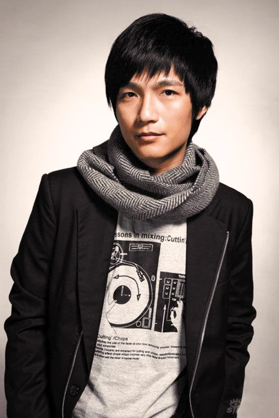 超女何洁的劲爆情史，和释小龙分手后高调嫁人，与前夫互爆黑料