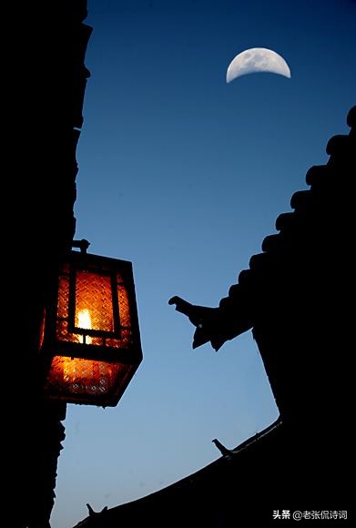 夜晚读唐诗，让人想家：“灯前一觉江南梦，惆怅起来山月斜”